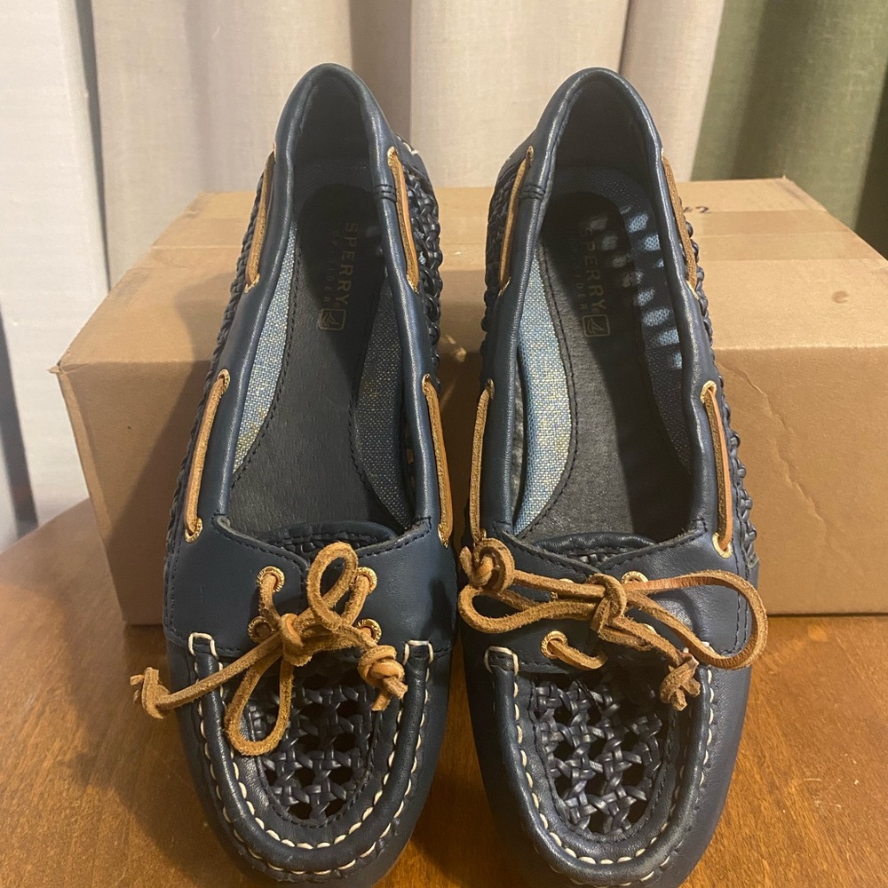 Sperry Women's Navy and Tan Moccasins